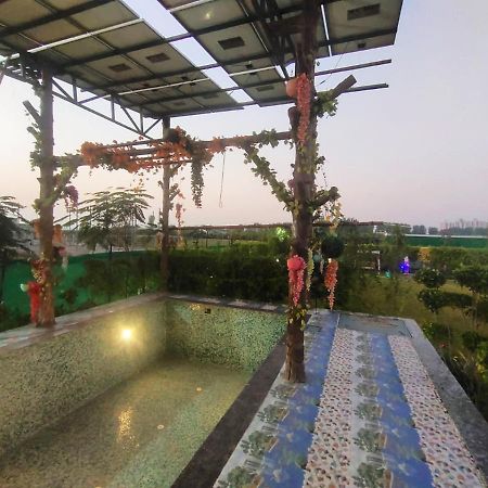 Shaw Estate-Farm House For A Small Parties-Jp Farm Greater Noida Luaran gambar
