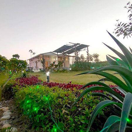 Shaw Estate-Farm House For A Small Parties-Jp Farm Greater Noida Luaran gambar