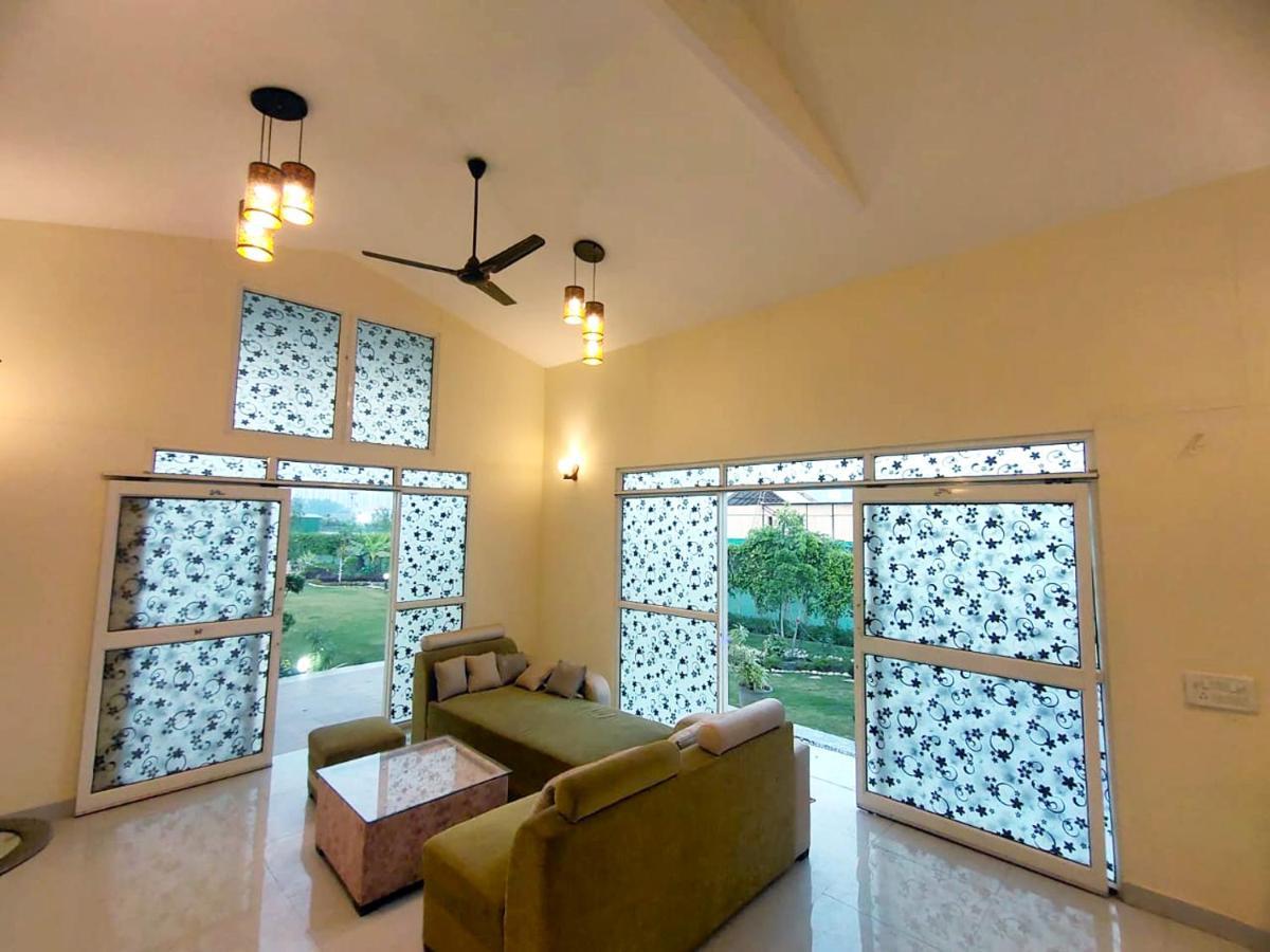 Shaw Estate-Farm House For A Small Parties-Jp Farm Greater Noida Luaran gambar