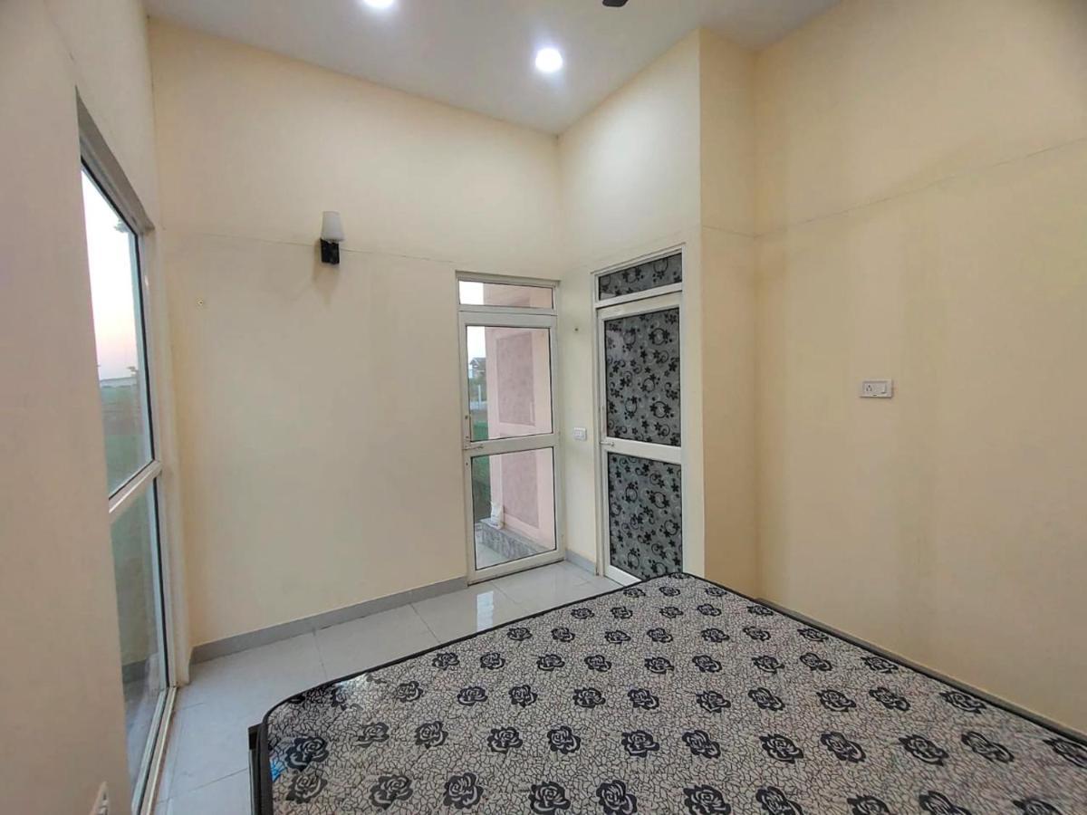 Shaw Estate-Farm House For A Small Parties-Jp Farm Greater Noida Luaran gambar