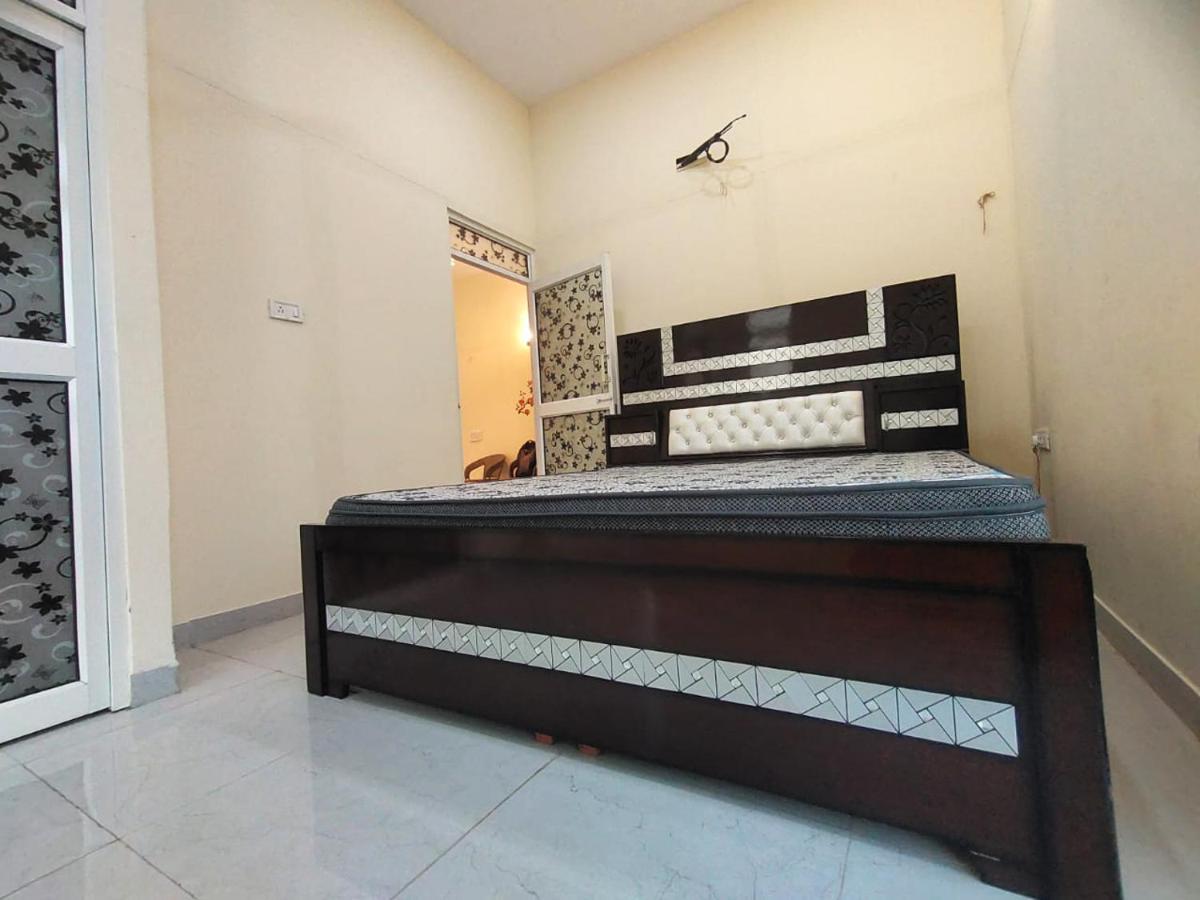Shaw Estate-Farm House For A Small Parties-Jp Farm Greater Noida Luaran gambar