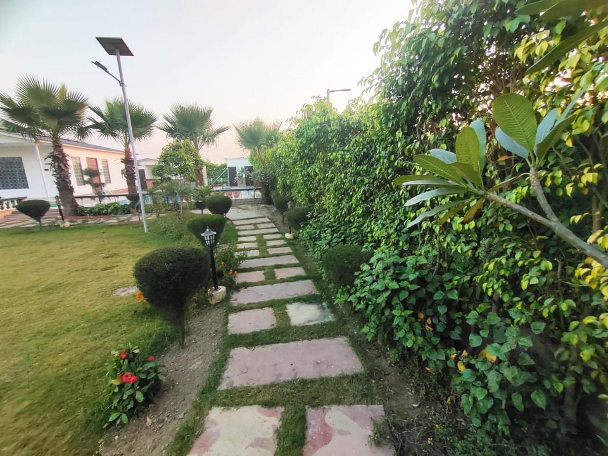 Shaw Estate-Farm House For A Small Parties-Jp Farm Greater Noida Luaran gambar