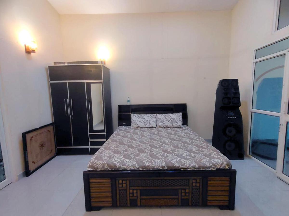 Shaw Estate-Farm House For A Small Parties-Jp Farm Greater Noida Luaran gambar
